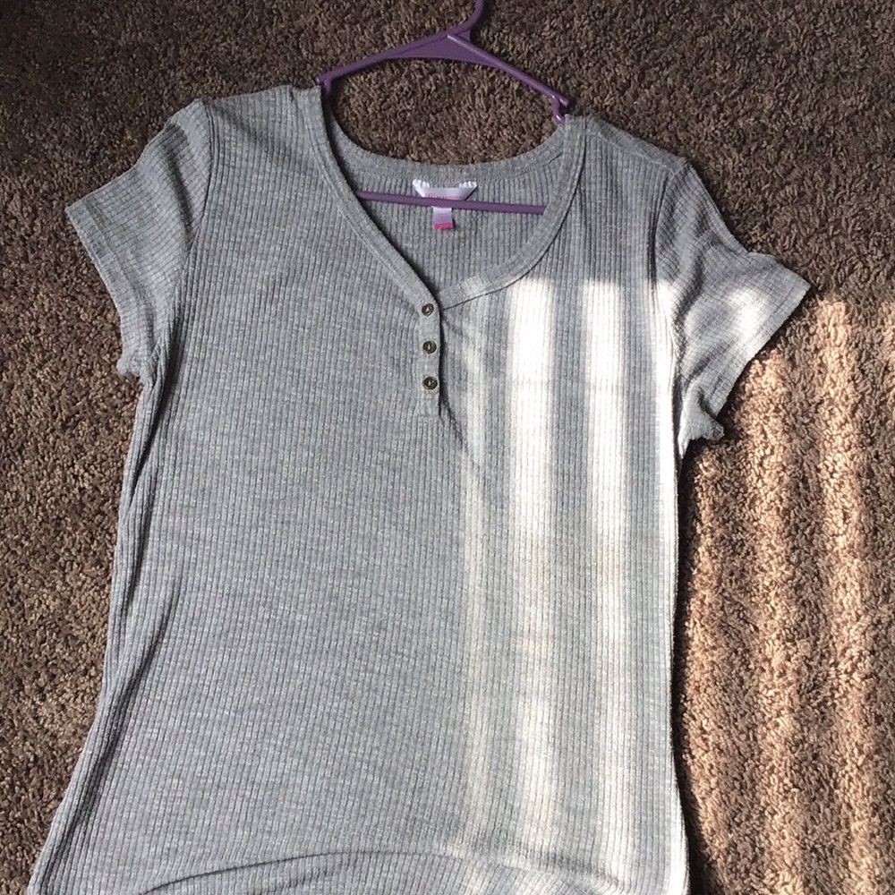 Gray shirt